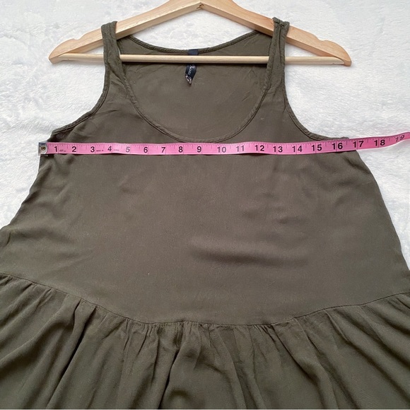 Green Oversized Ruffle Trim Peplum Tunic Tank Top - Picture 2 of 8